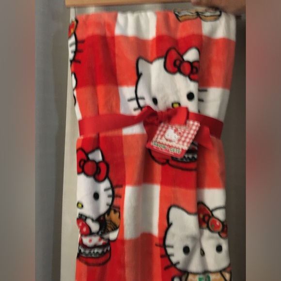 Hello Kitty Christmas Red Plaid Throw Blanket - Picture 6 of 8